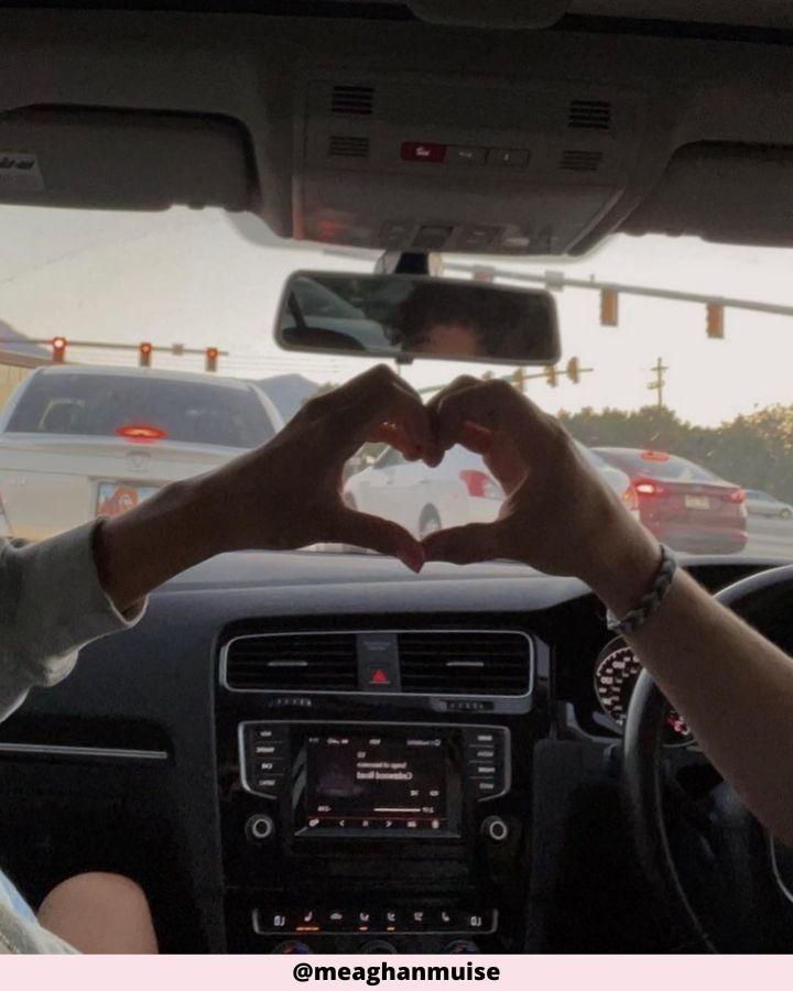  @meaghanmuise - heart hands