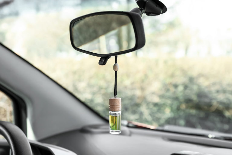 how to make your car smell good with and without air freshener