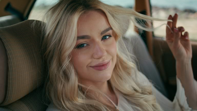 Passenger princess in car